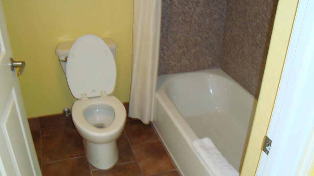 Winnquest Inn Near Ft. Sam Houston San Antonio Room photo