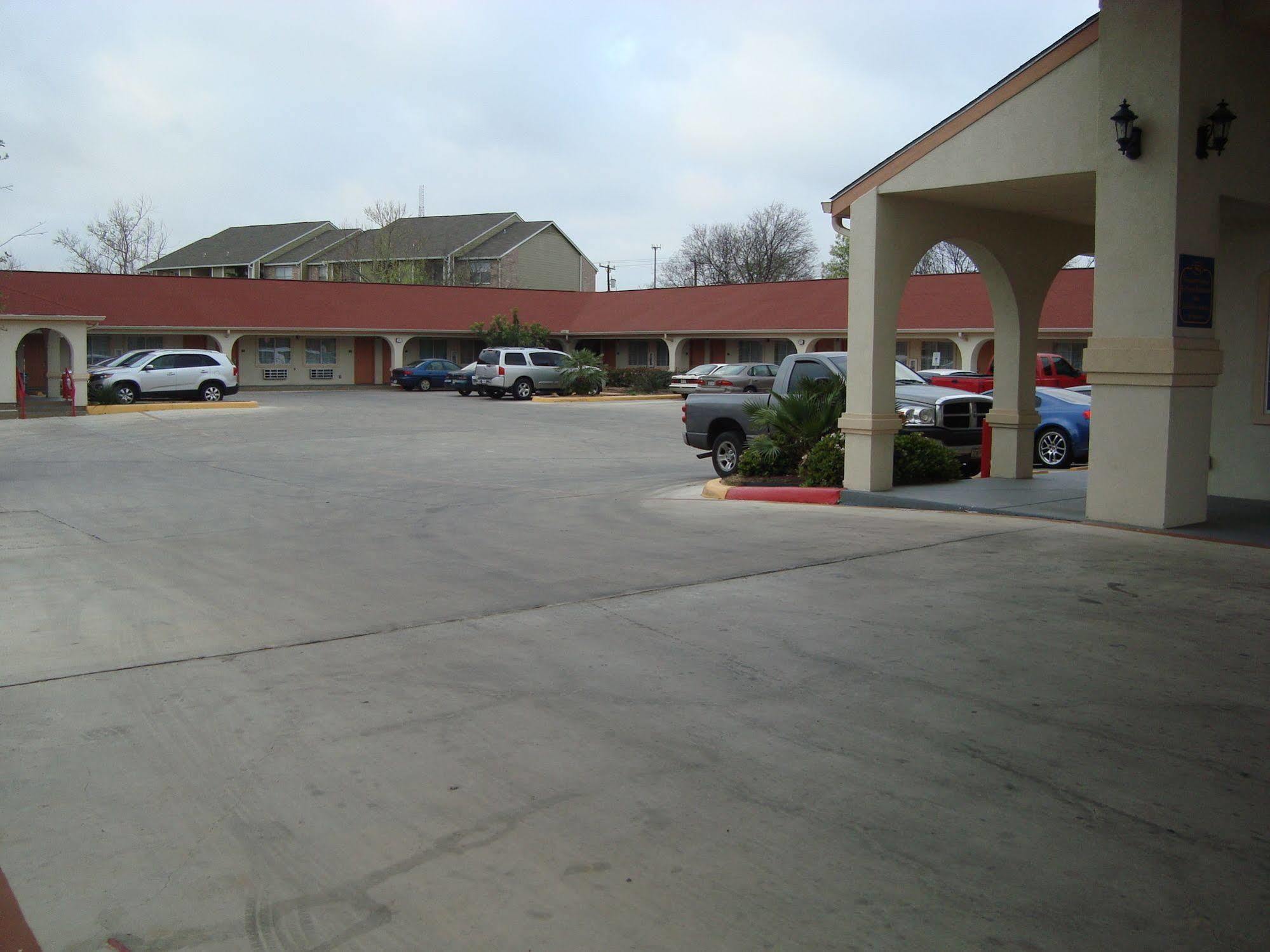 Winnquest Inn Near Ft. Sam Houston San Antonio Exterior photo