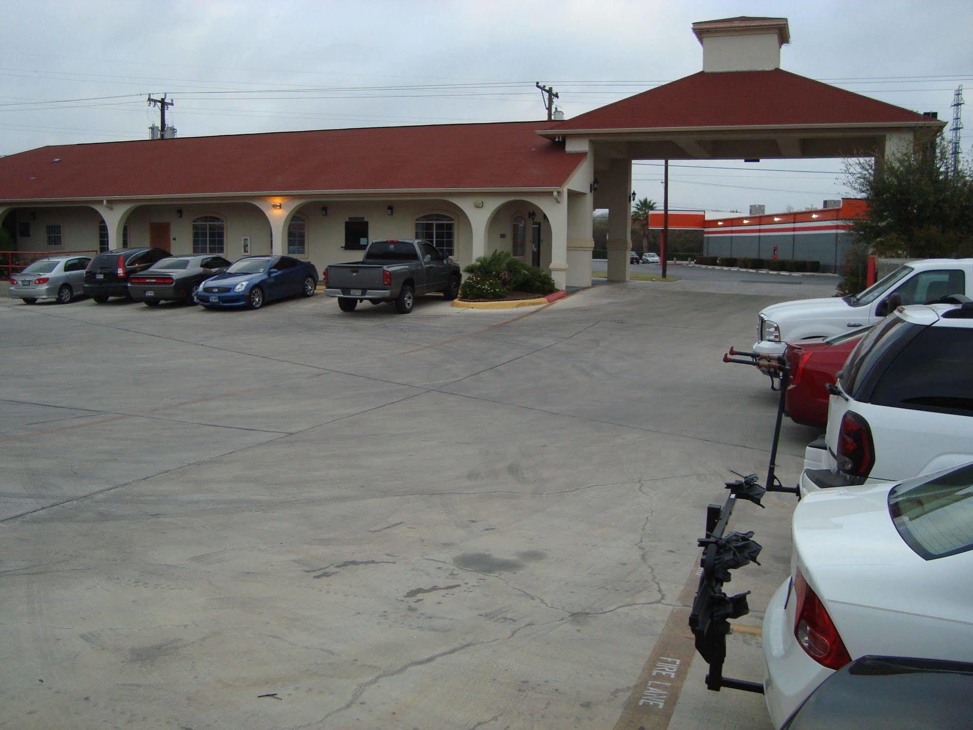 Winnquest Inn Near Ft. Sam Houston San Antonio Exterior photo