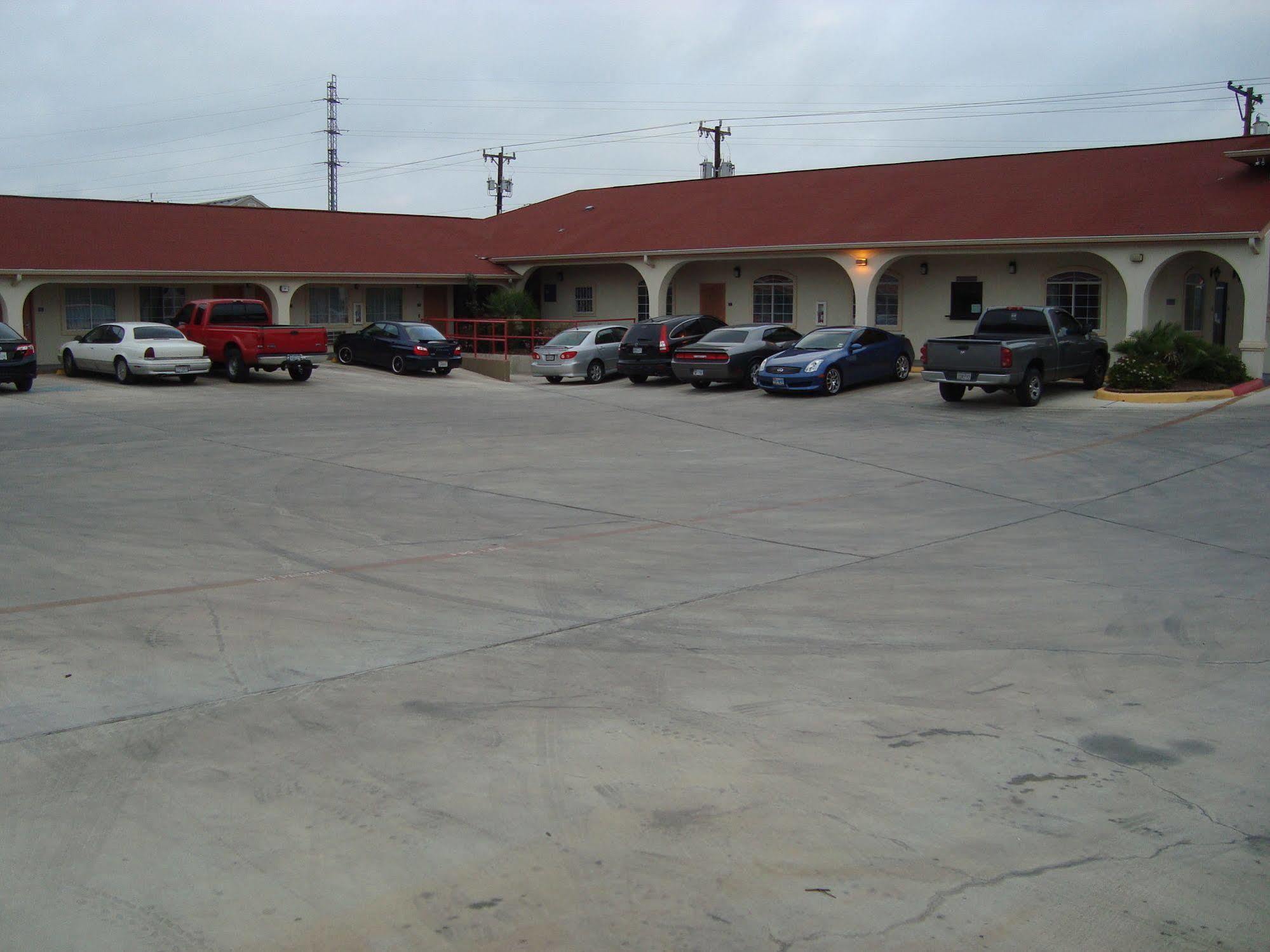 Winnquest Inn Near Ft. Sam Houston San Antonio Exterior photo