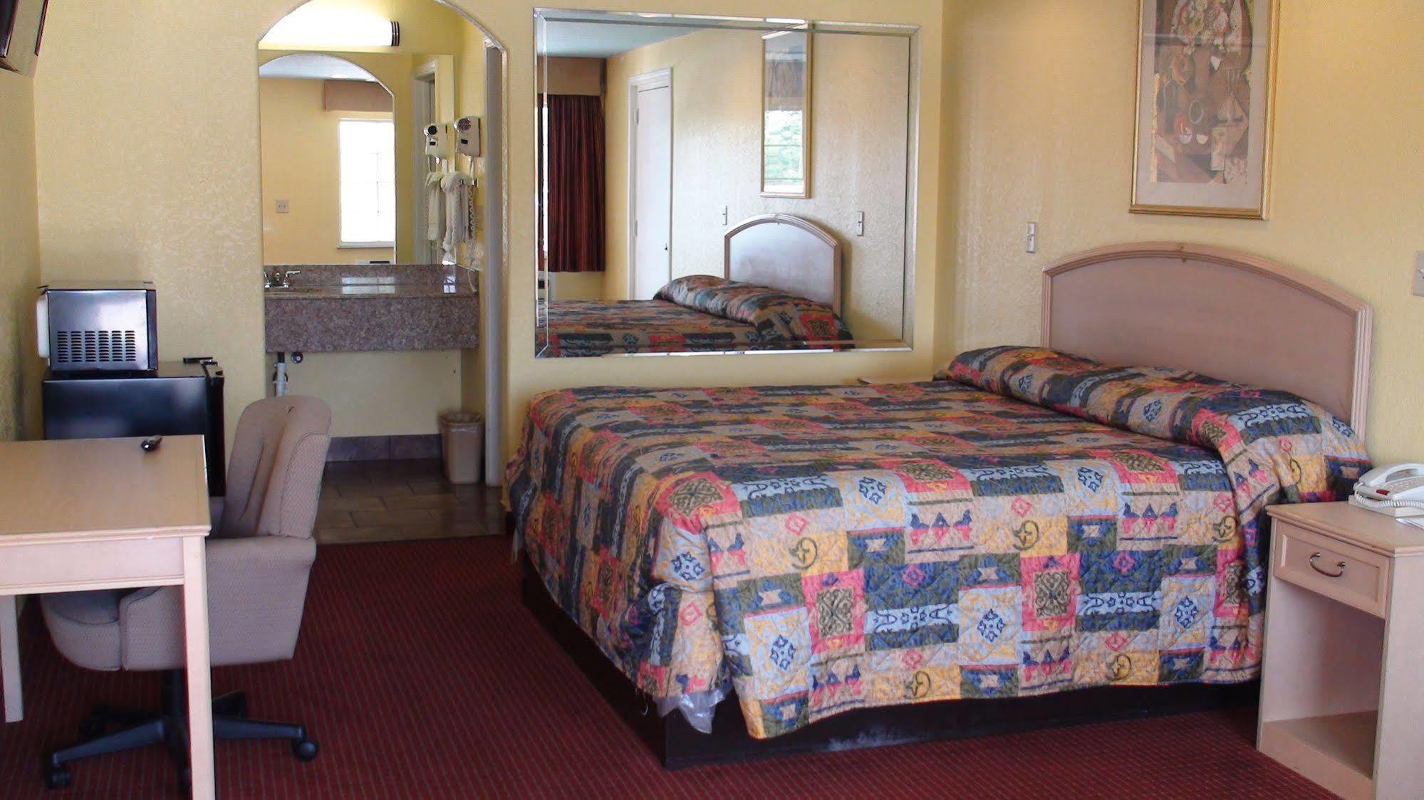 Winnquest Inn Near Ft. Sam Houston San Antonio Exterior photo