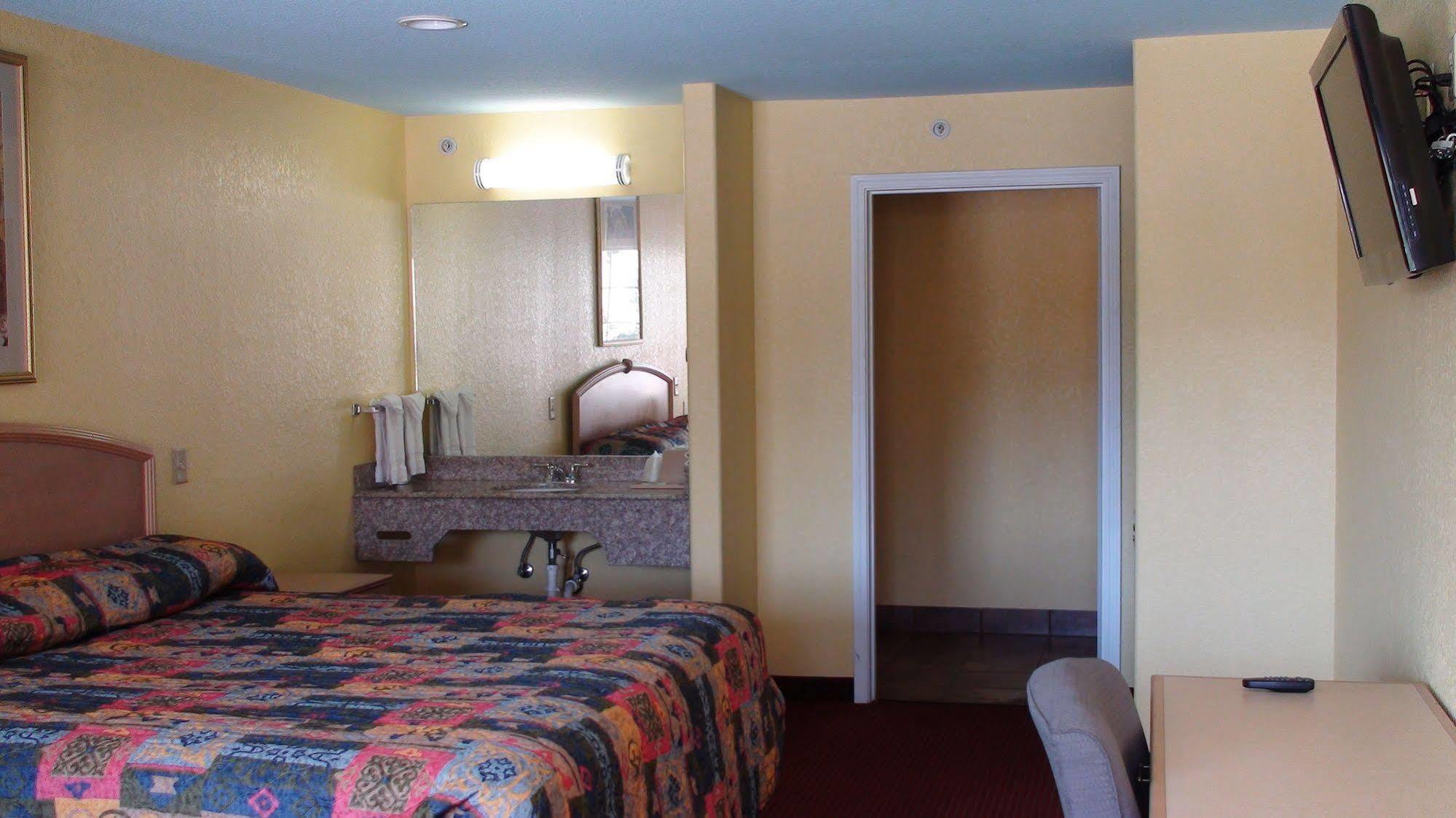Winnquest Inn Near Ft. Sam Houston San Antonio Exterior photo